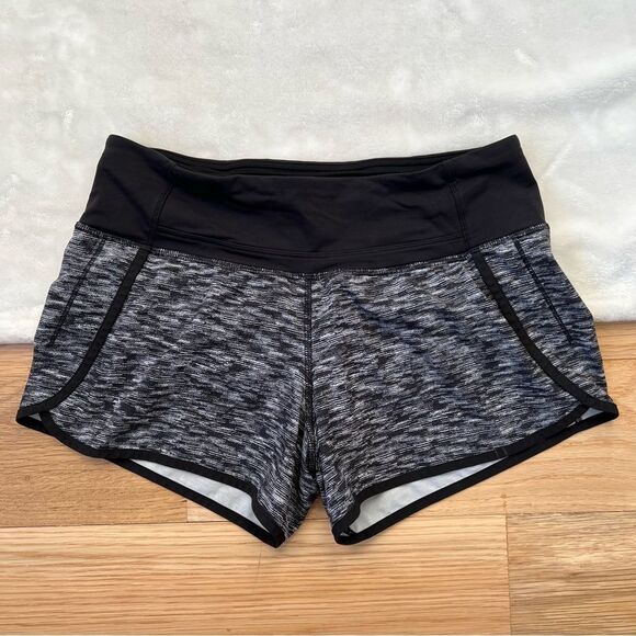 Lululemon Run Times Short 4-way Stretch 4" Dramatic Static White Black size 4 - Picture 2 of 7